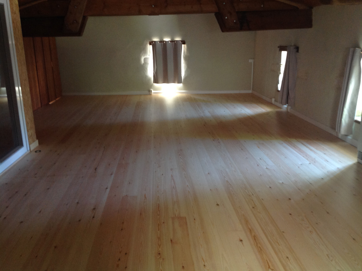 Pose parquet sapin rouge et vitrification - Talmont-sur-Gironde