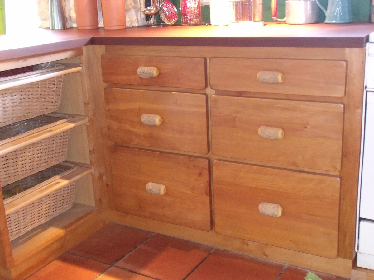 Cuisine sur mesure en aulne massif, plan de travail en ipé - Marennes