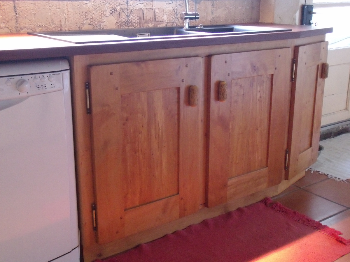 Cuisine sur mesure en aulne massif, plan de travail en ipé - Marennes