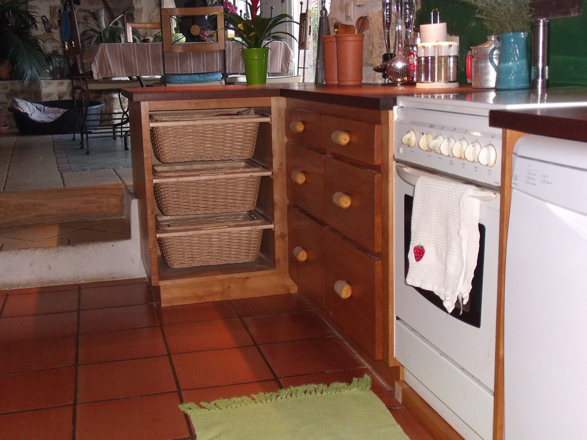 Cuisine sur mesure en aulne massif, plan de travail en ipé - Marennes