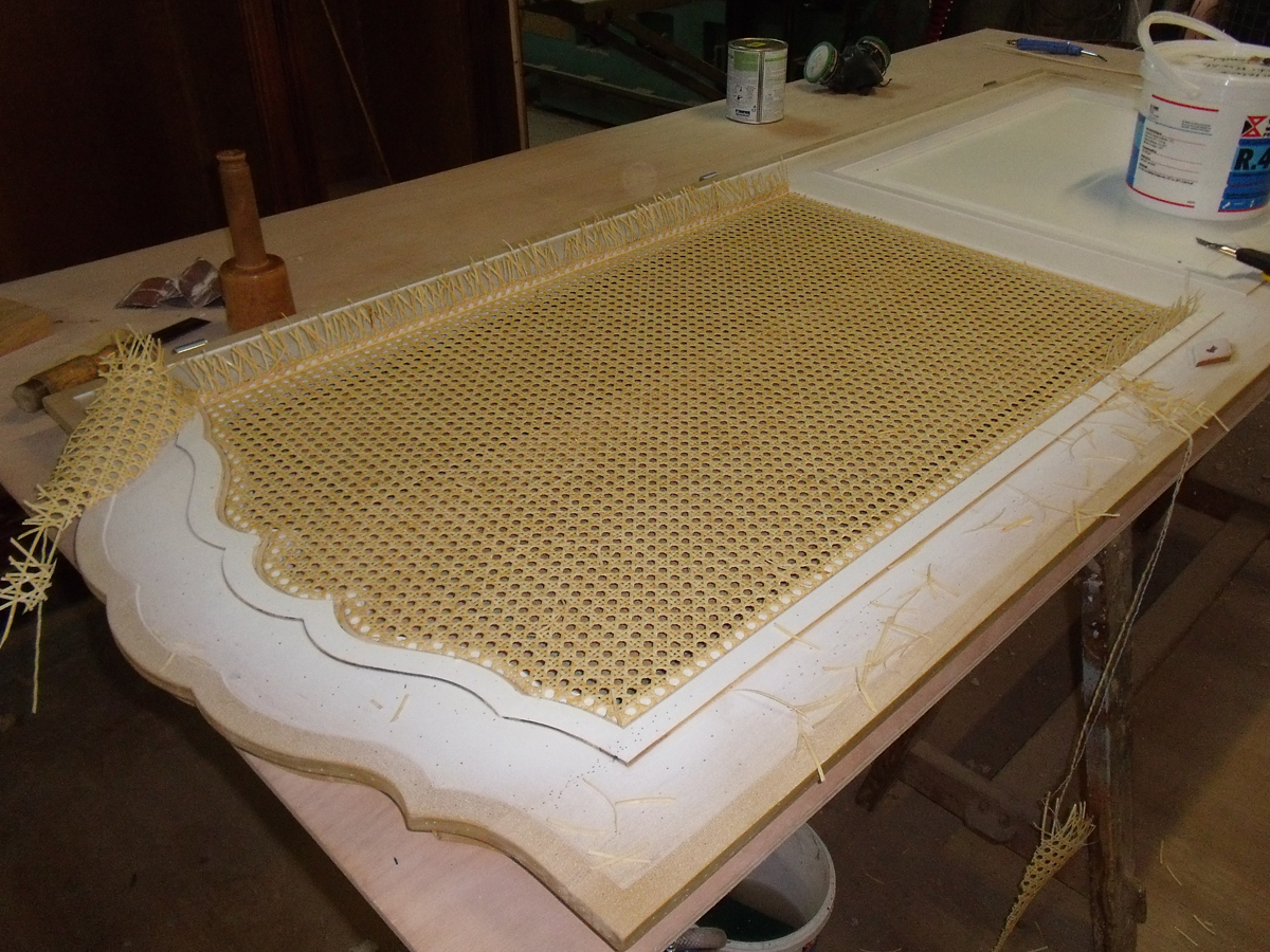 Pose cannage sur porte intérieure