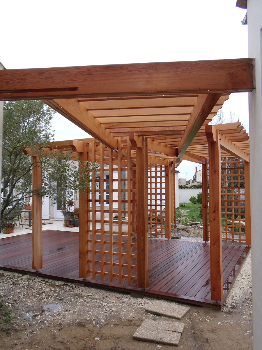 Pergola et terrasse en bois exotique - La Tremblade